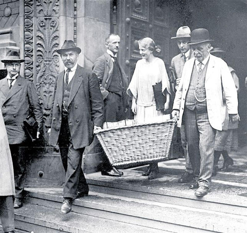The coin you needed a whole wheelbarrow of just to buy a loaf of bread… Hyperinflation Image 1 - The coin you needed a whole wheelbarrow of just to buy a loaf of bread…
