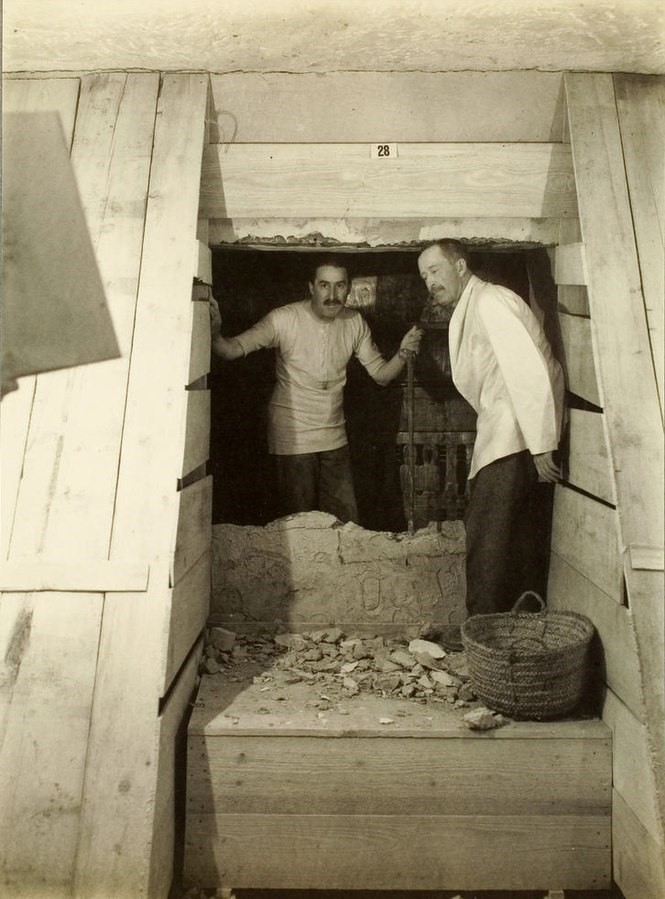 Photography of Howard Carter and Lord Carnarvon together in King Tutankhamun's Tomb