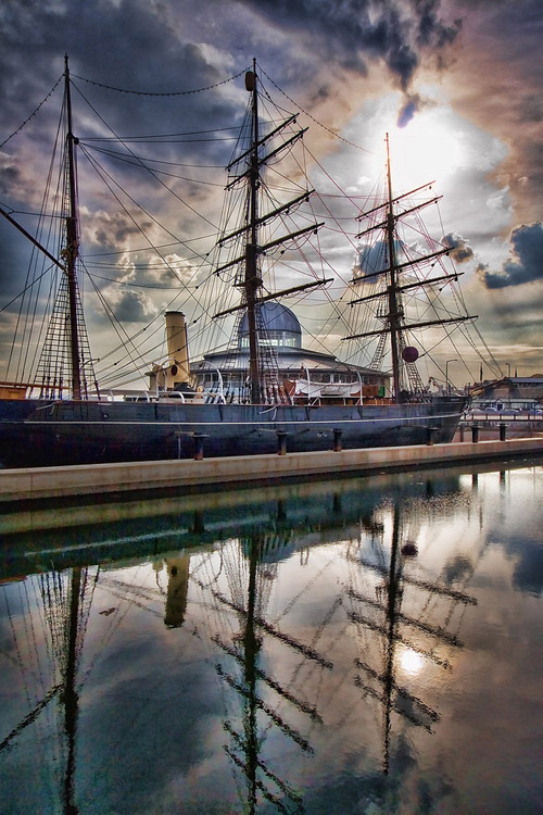 RRS Discovery Dundee - RRS Discovery: From Antarctic Exploration to UK £2 Coin
