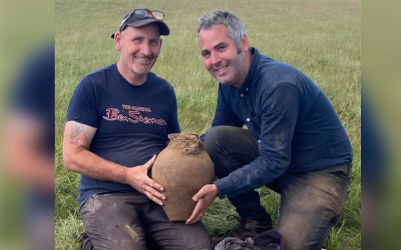 Roman coin hoard image 1 - Britain’s Biggest Roman Coin Hoard? 🪙